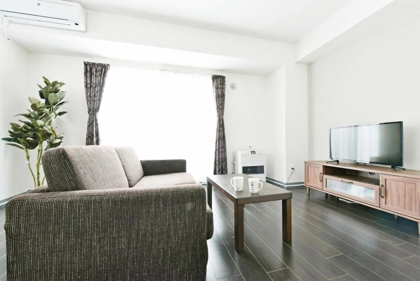 Апарт отель Sun Court Hondori Garden Hills Tsukisappu 3*,