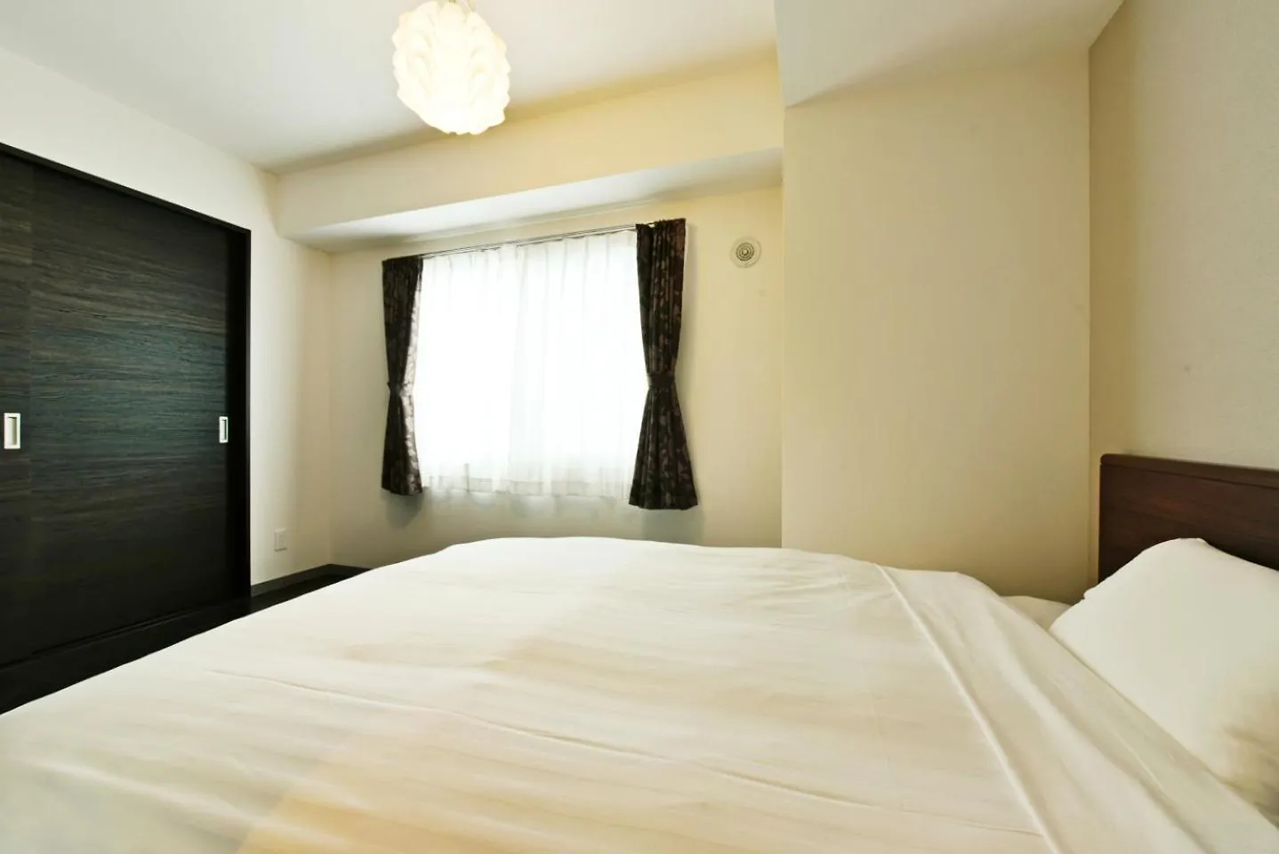 Апарт-отель Апарт отель Sun Court Hondori Garden Hills Tsukisappu